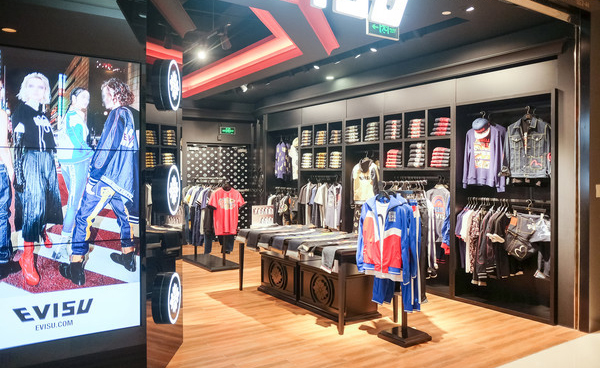 服裝店裝修哪家好，專業(yè)服裝店裝修設(shè)計(jì)